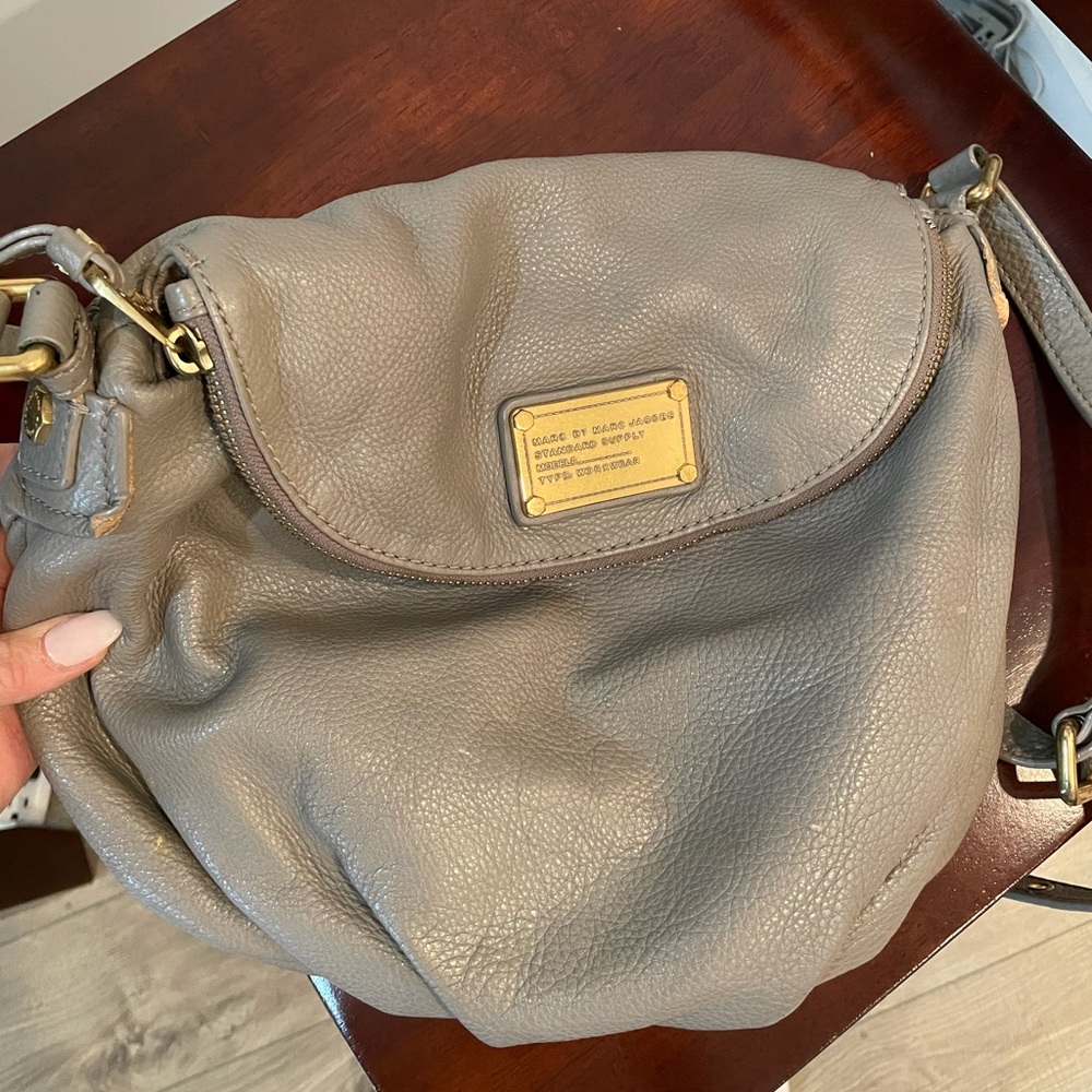 Marc by Marc Jacob’s grey leather crossbody bag